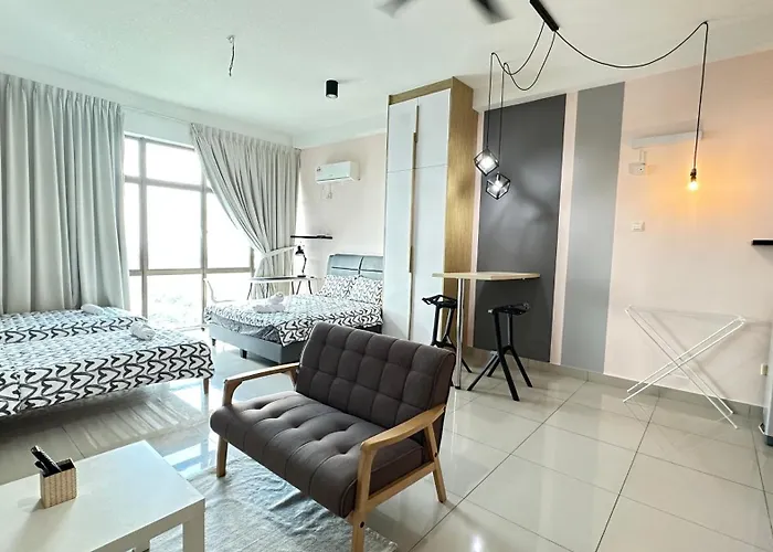 Palazio Serviced Apartment In Mount Austin Near Aeon Ikea Toppen Hsi
