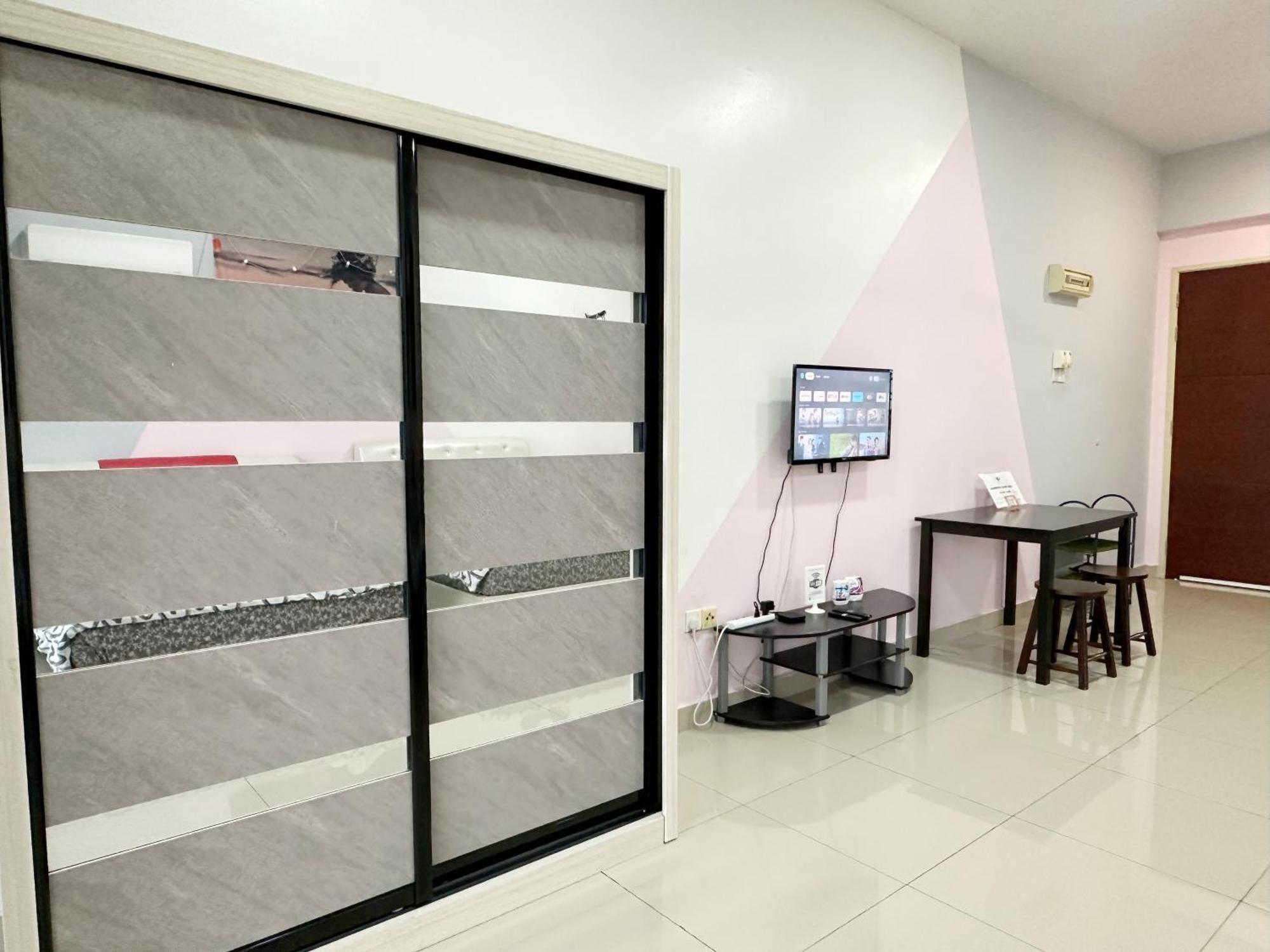 Palazio Serviced In Mount Austin Near Aeon Ikea Toppen Hsi *