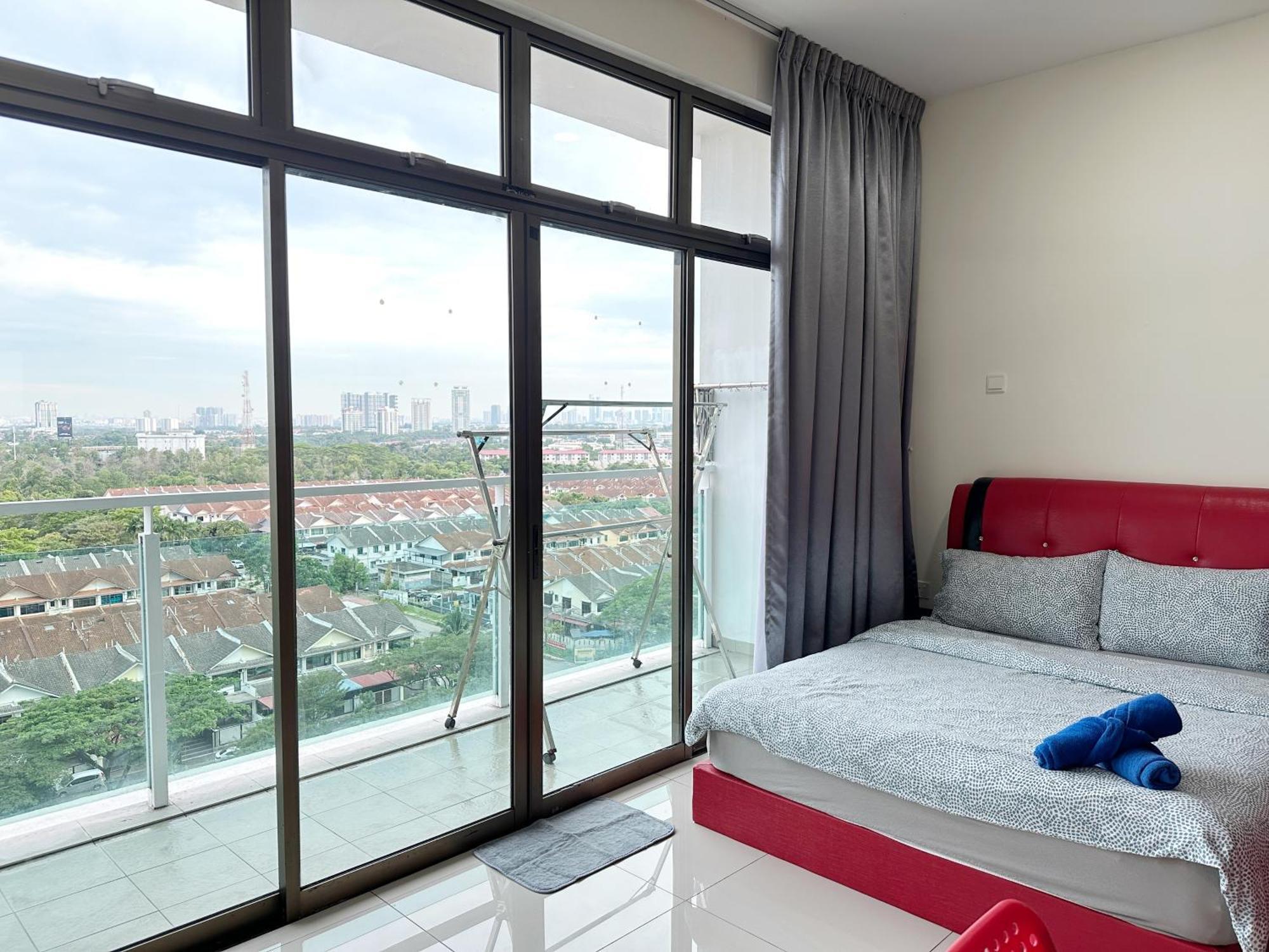 Palazio Serviced In Mount Austin Near Aeon Ikea Toppen Hsi
