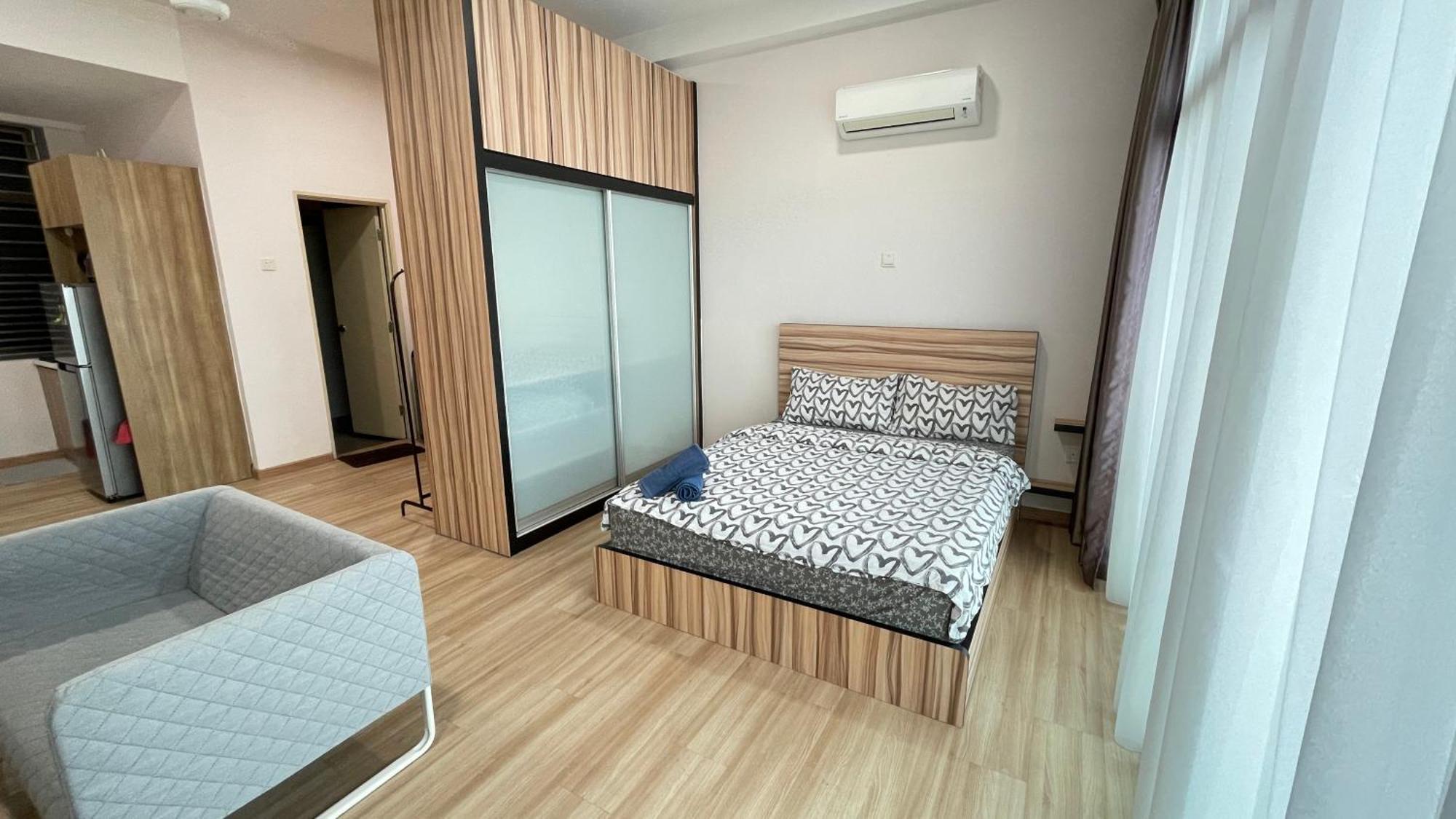 Palazio Serviced In Mount Austin Near Aeon Ikea Toppen Hsi Apartment